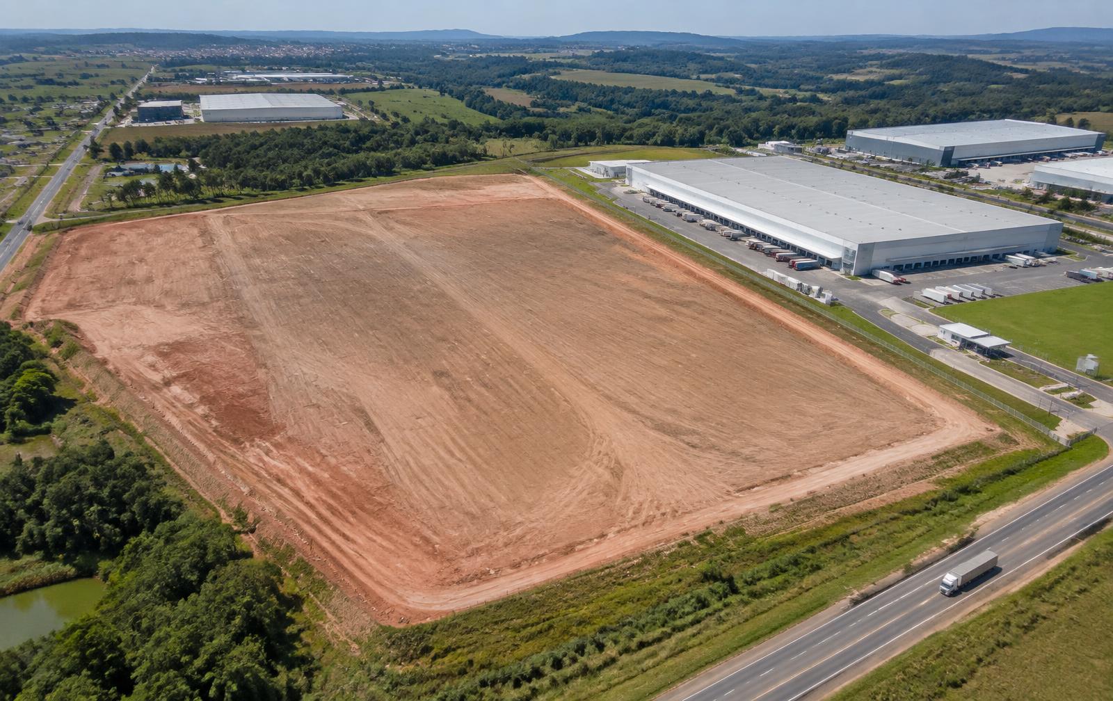 Vista aérea de terreno industrial para build to suit